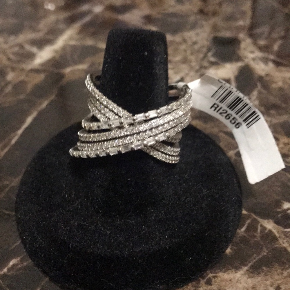 X-Shaped Ring